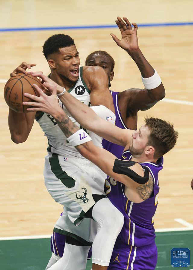 NBA常规赛丨湖人胜雄鹿
