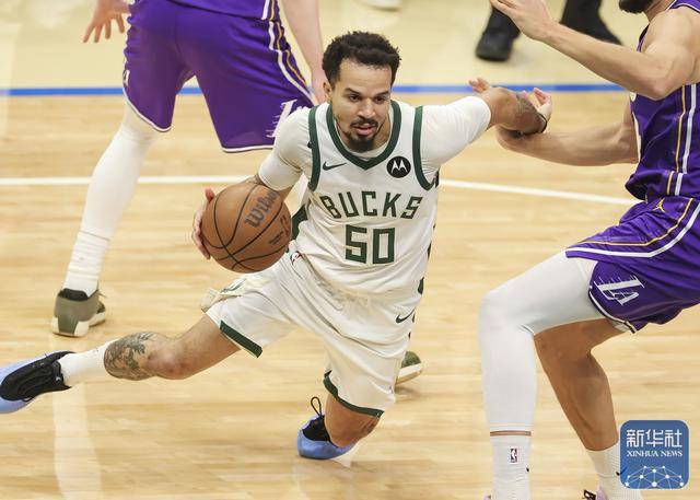 NBA常规赛丨湖人胜雄鹿