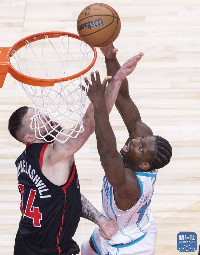 篮球 | NBA常规赛：猛龙不敌黄蜂